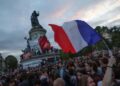 Franceses comemoram resultado das urnas