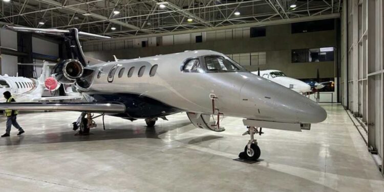 Um avião foi apreendido durante a operação. (Foto: Divulgação)