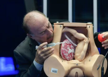 Lira reconhece equívoco na urgência de projeto sobre aborto e propõe reinício do debate.