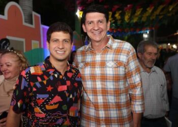 Os prefeitos do Recife, João Campos (PSB), e de Petrolina, Simão Durando (UB)