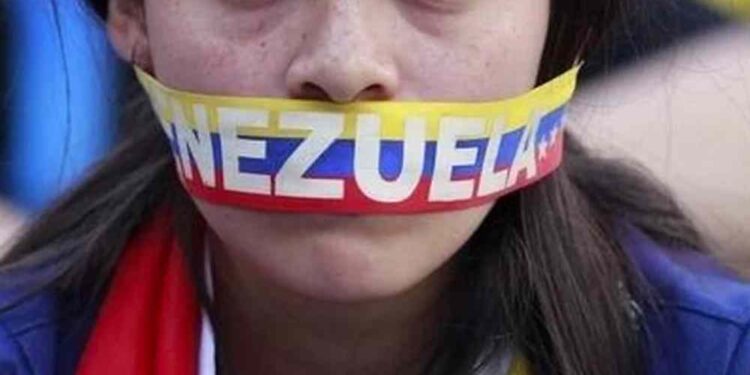 Maduro impõe bloqueio a sites de notícias independentes a cinco dias das eleições na Venezuela.