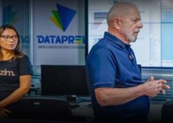 Janja e Lula durante evento na Esplanada