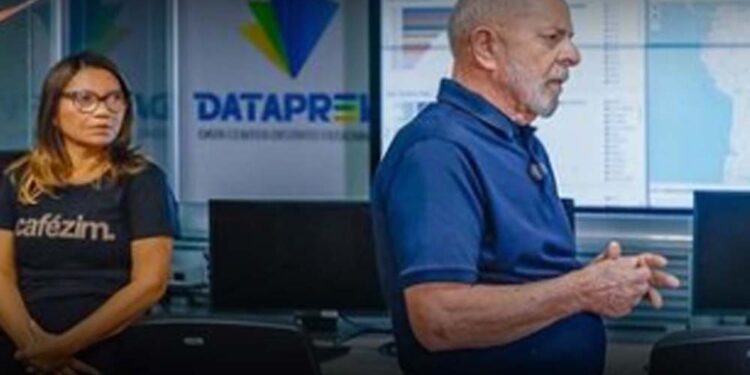 Janja e Lula durante evento na Esplanada