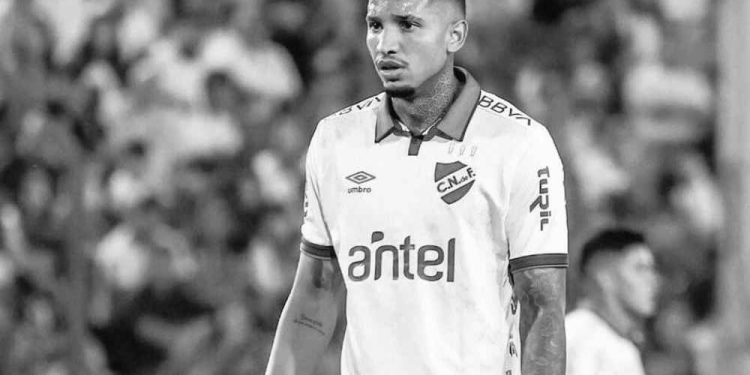 Jogador uruguaio Juan Izquierdo morre após passar mal em partida pela Copa Libertadores.