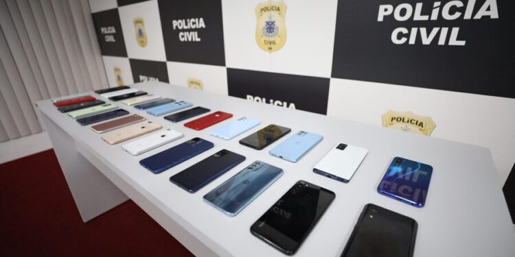 Investigação revela desvio de celulares da Receita do DF