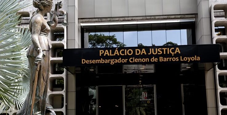 Ao todo, ao menos 19 pessoas foram alvos de mandados de busca e apreensão na investigação que mira juiz da Comarca de Silvânia