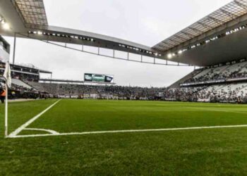 Promotores investigam acusação de lavagem de dinheiro do PCC no futebol.