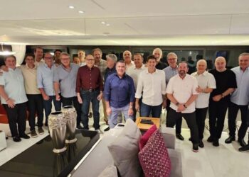 Jantar do empresário Paulo Perez para o prefeito João Campos (PSB)