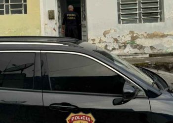 Viatura da Polícia Federal durante operação