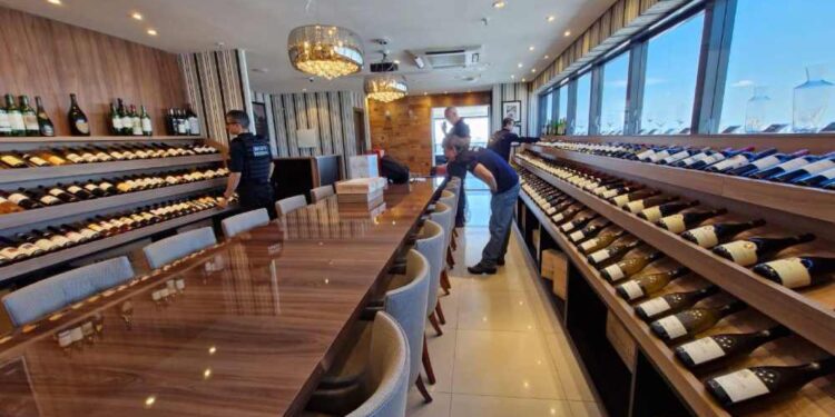 Receita Federal realizou a Operação Bordeaux na zona sul de São Paulo.