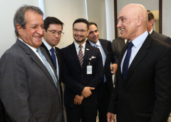 Moraes pressiona Costa Neto