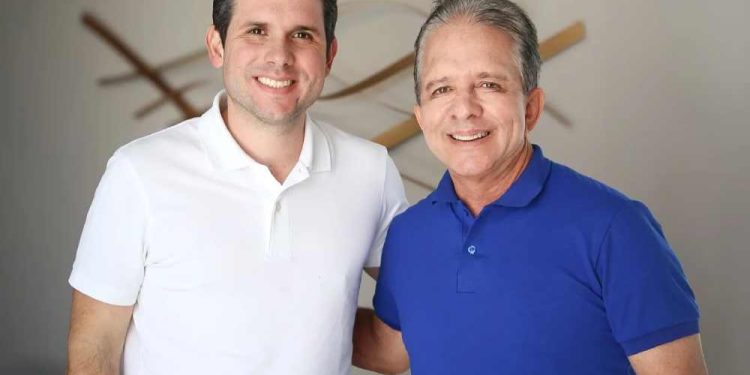 Deputado Hugo Motta e o pai e prefeito da cidade de Patos, Nabor Wanderley.