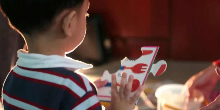 Juíza determina tratamento permanente para criança autista em Pernambuco.