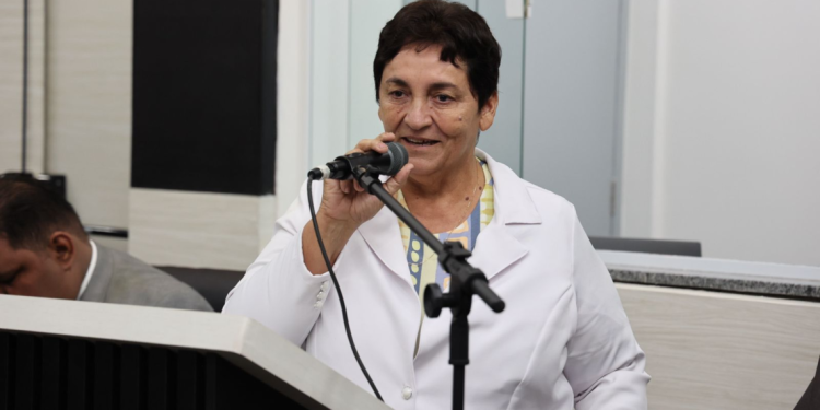 Véia De Aprígio tem 58 anos de idade.