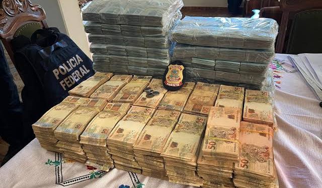 Brusa foi apontado como responsável por operações de lavagem de dinheiro,  mas não chegou a ser denunciado formalmente, pois firmou um acordo de não persecução penal