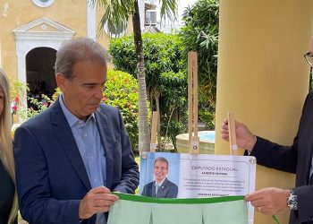 Coronel Feitosa  (PL) recebe homenagem do Hospital do Câncer