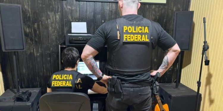 PF cumpre mandados de busca contra suspeitos de abuso sexual de crianças e adolescentes.