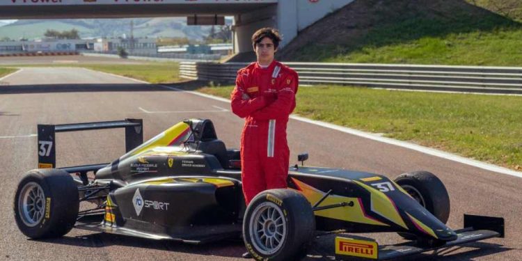 Recifense brilha na temporada e conquista título inédito para a Ferrari Driver Academy.