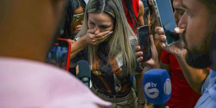 Deolane Bezerra é transferida para Colônia Penal Feminina de Buíque.