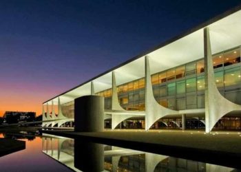 Revogada licitação de R$ 200 milhões para comunicação digital pela Secom.