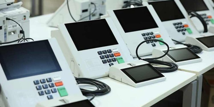 Magistrados da Justiça Eleitoral no Rio de Janeiro estabelecem entendimento inédito para barrar candidaturas ligadas ao tráfico e à milícia.