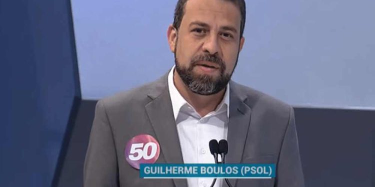 Guilherme Boulos revela experiência com maconha na adolescência em debate.