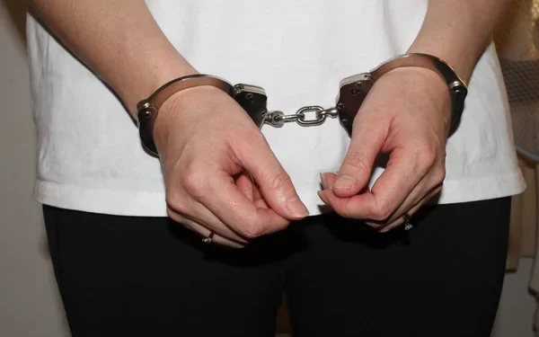 As ações levantam questionamentos sobre a profundidade da infiltração do crime organizado na política local