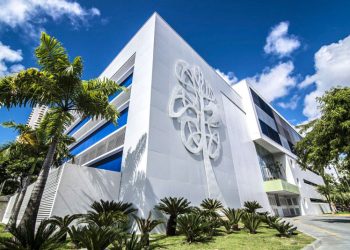 Colégio é  conhecido como referência na região. E mas mãe da vítima questiona por que não foi acionada imediatamente após o incidente