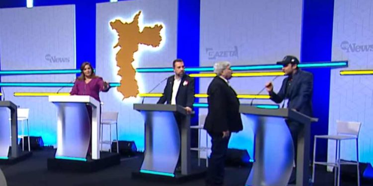 Candidatos à prefeitura de São Paulo terão cadeiras fixadas e punições em caso de agressões.