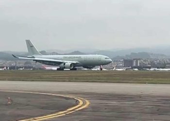Avião com 217 resgatados do Líbano chegaram a Guarulhos na manhã desta quinta-feira (10).