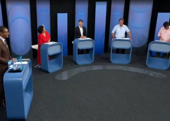 Os três rivais presentes, Gilson Machado (PL), Daniel Coelho (PSD) e Dani Portela (PSOL), tiveram como foco o candidato do PSB