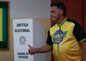 Nas conta oficiais do ex-presidente, diversos comentários foram feitos em postagem criticando o apoio a Nunes