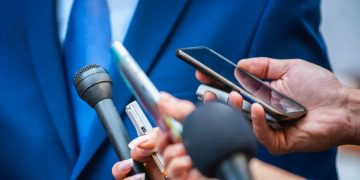 Mais de 450 contas de jornalistas, meios de comunicação e candidatos às prefeituras vêm sendo monitoradas desde 15 de agosto