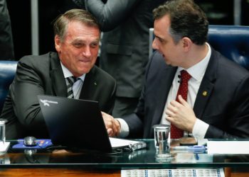 Bolsonaro vai ao Senado negociar anistia ao 8/1 e ele próprio para apoiar Alcolumbre e Motta