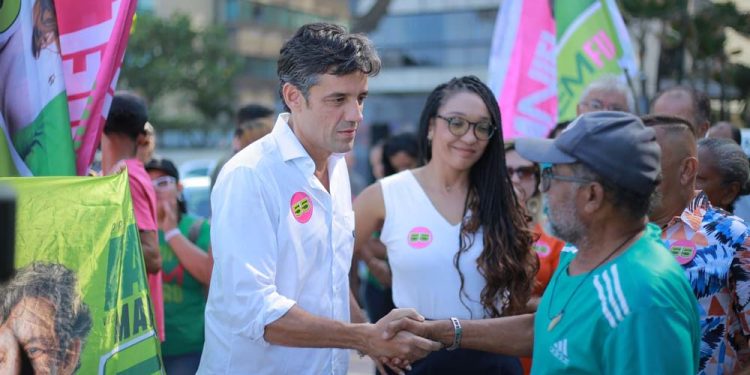 Daniel Coelho (PSD) durante ato de campanha no Recife