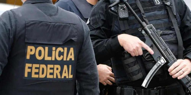 Operação na Barra da Tijuca resulta em apreensão milionária pela PF.