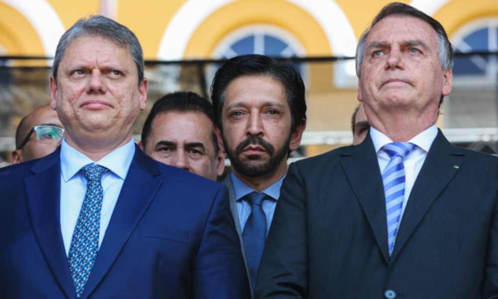 Avanço de Nunes ao 2º turno consolida a candidatura solo de Tarcísio sem Bolsonaro