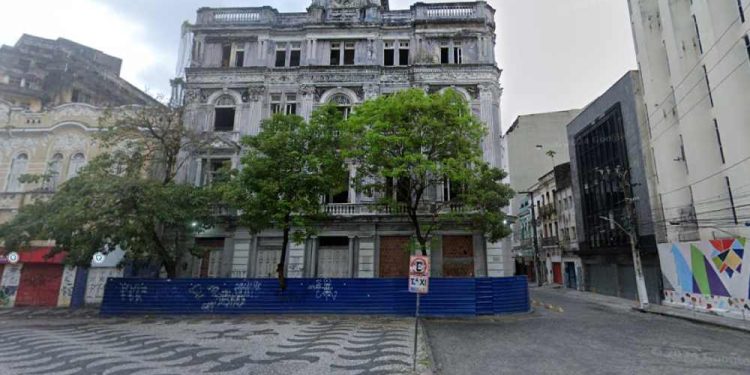 O destino trágico da sede centenária do jornal mais antigo da América Latina.