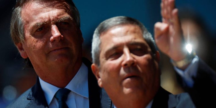 O ex-presidente Jair Bolsonaro e o ex-ministro Braga Netto (Defesa) - Adriano Machado - 10.mar.22/Reuters