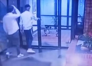 Câmeras de segurança registraram a movimentação do grupo