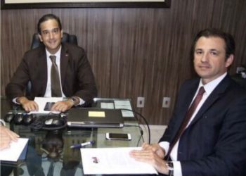 O conselheiro Ronnie Duarte (esq.)  e o presidente Fernando Lins que "operaram" a trama