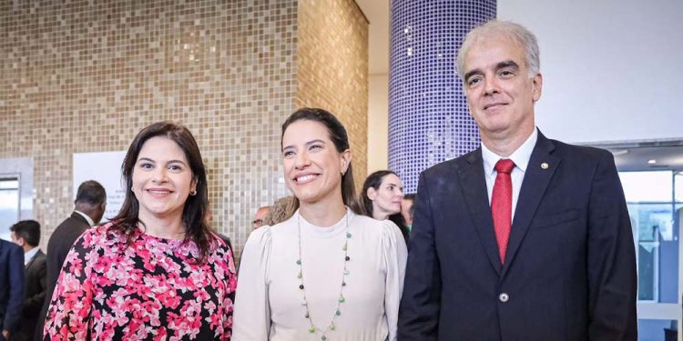 Priscila Krause, Raquel Lyra e Marcos Carvalho (da esq. para dir.)