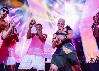 Prefeito João Campos (PSB) durante show no Marco Zero do Recife