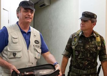 Ex-presidente Jair Bolsonaro e o general Mário Fernandes