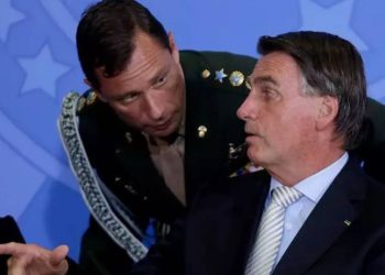 Coronel relata tentativa de enxugar decreto em mensagem ao comandante do Exército