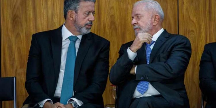 Negociações para sucessão na Câmara incluem indicação do PT ao TCU, confirma Lira