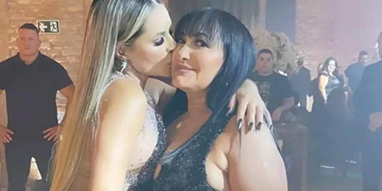 Solange Bezerra, mãe de Deolane teve seu carro roubado