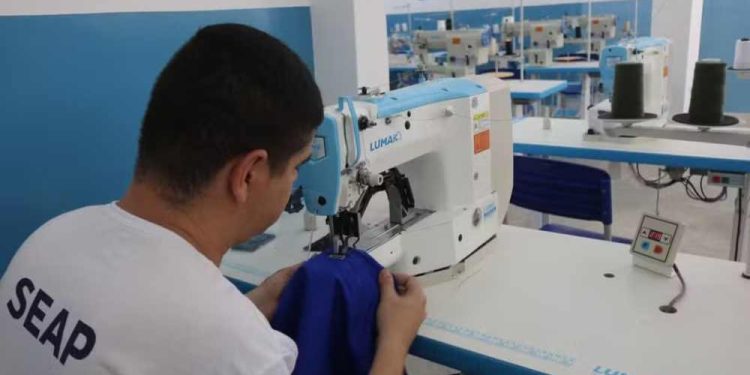 Pernambuco é o 2º pior do Nordeste em trabalho para presos