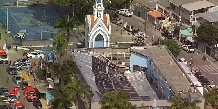 Teto de santuário desabou no dia 30 de agosto, no Morro da Conceição no Recife