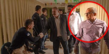 Em detalhe, o diretor exonerado Charles Belarmino de Queiroz Silva